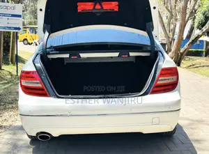 Mercedes-Benz C200 2011 White