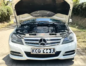 Mercedes-Benz C200 2011 White