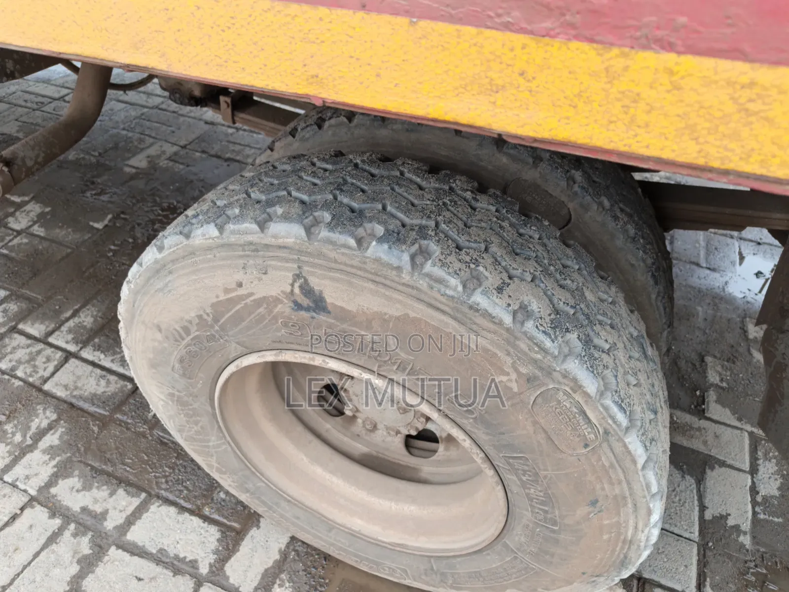 Isuzu FRR Truck 2015 Red