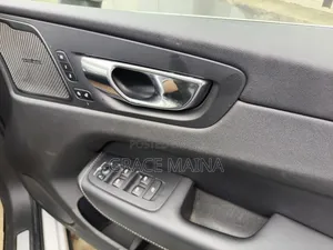Volvo XC60 2019 White