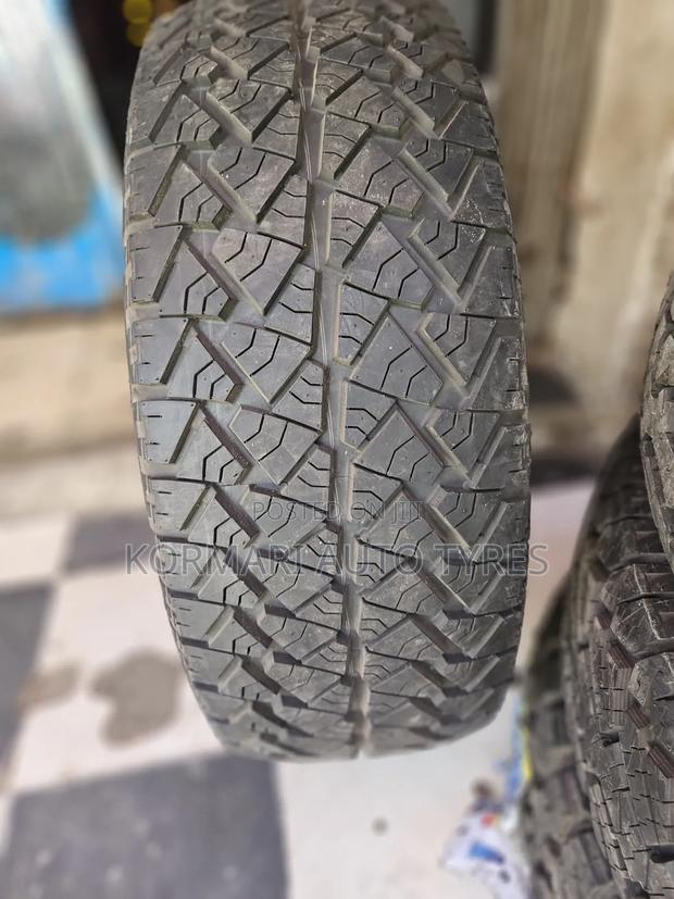 265/65r17 Petromax Tire - thumbnail 2