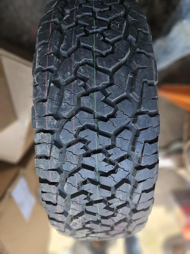 265/70r17 Comforser Tire - thumbnail 2