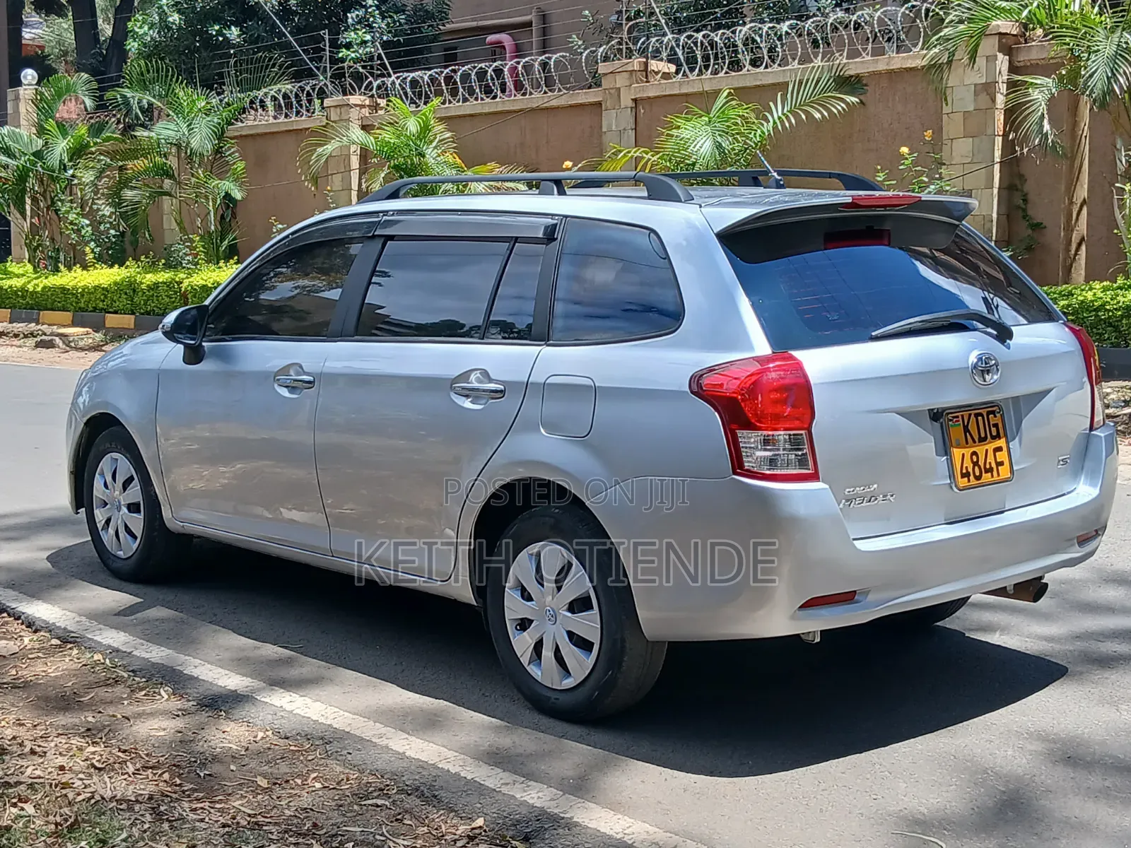 Toyota Corolla Fielder 1.5 Petrol FWD 2014 Silver