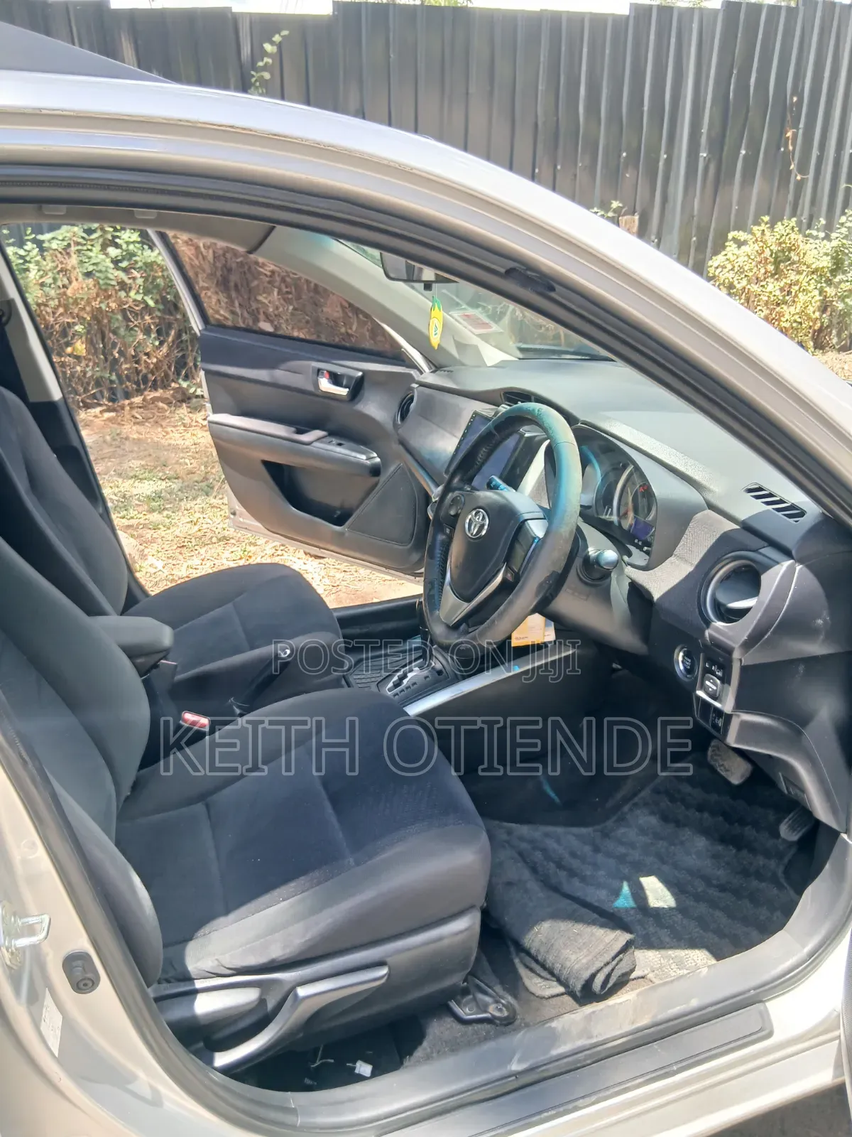 Toyota Corolla Fielder 1.5 Petrol FWD 2014 Silver