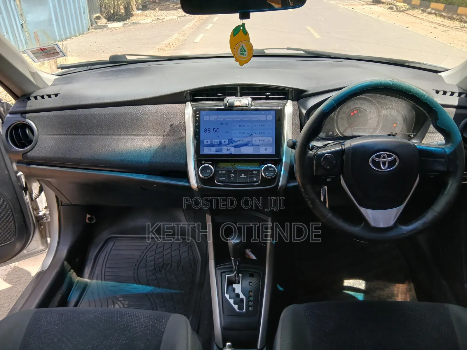 Toyota Corolla Fielder 1.5 Petrol FWD 2014 Silver