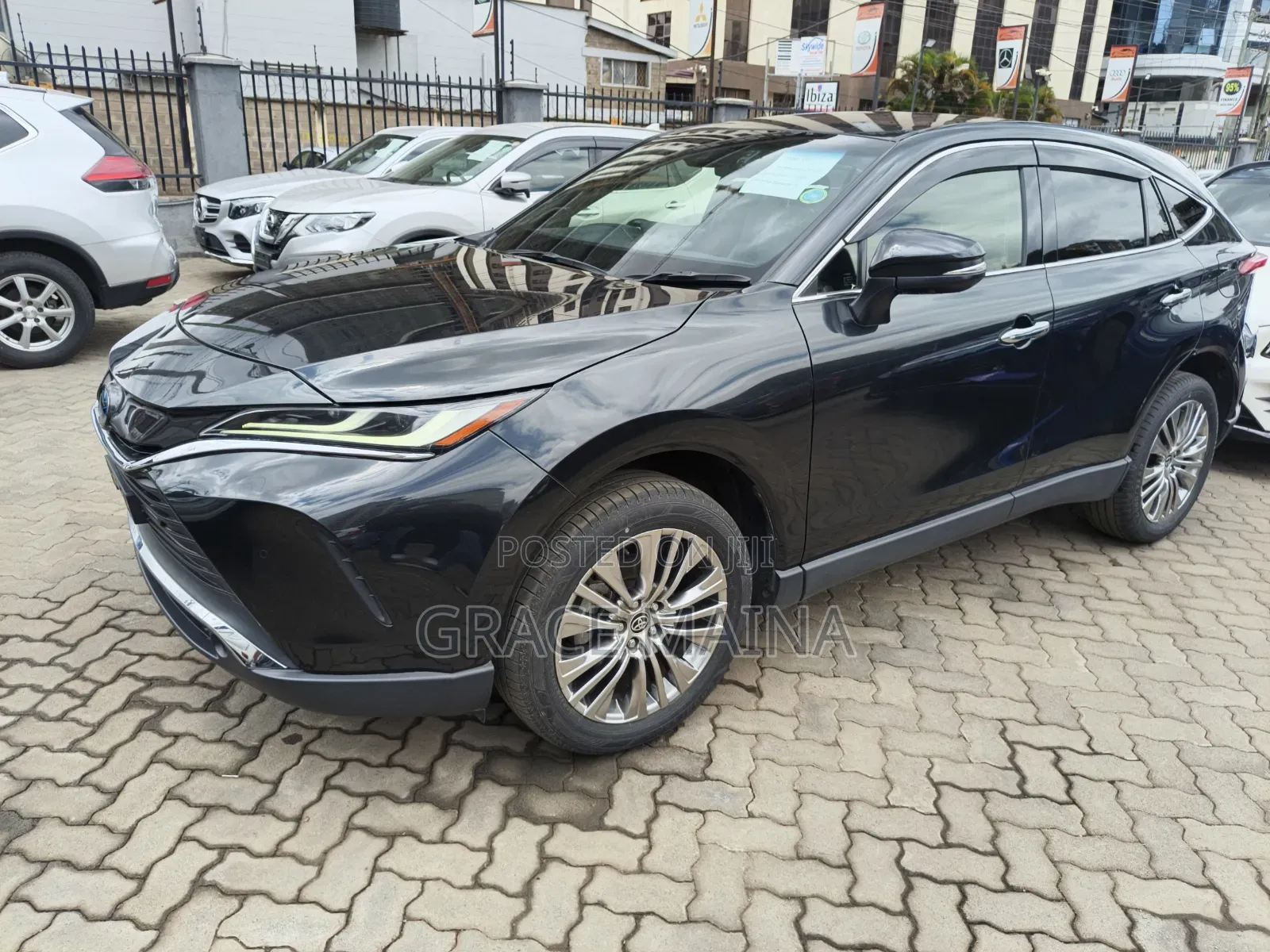 Toyota Harrier 2.5 Hybrid 2020 Black