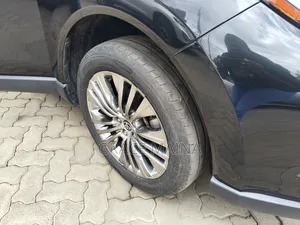 Toyota Harrier 2.5 Hybrid 2020 Black
