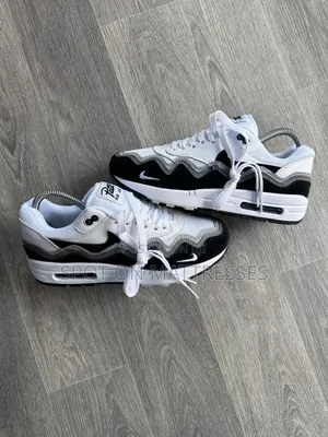 Airmax 1 Patta B/W. Sizes 40-45. Delivery Available Nationwide.