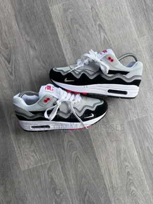 Airmax 1 Patta B/W. Sizes 40-45. Delivery Available Nationwide.