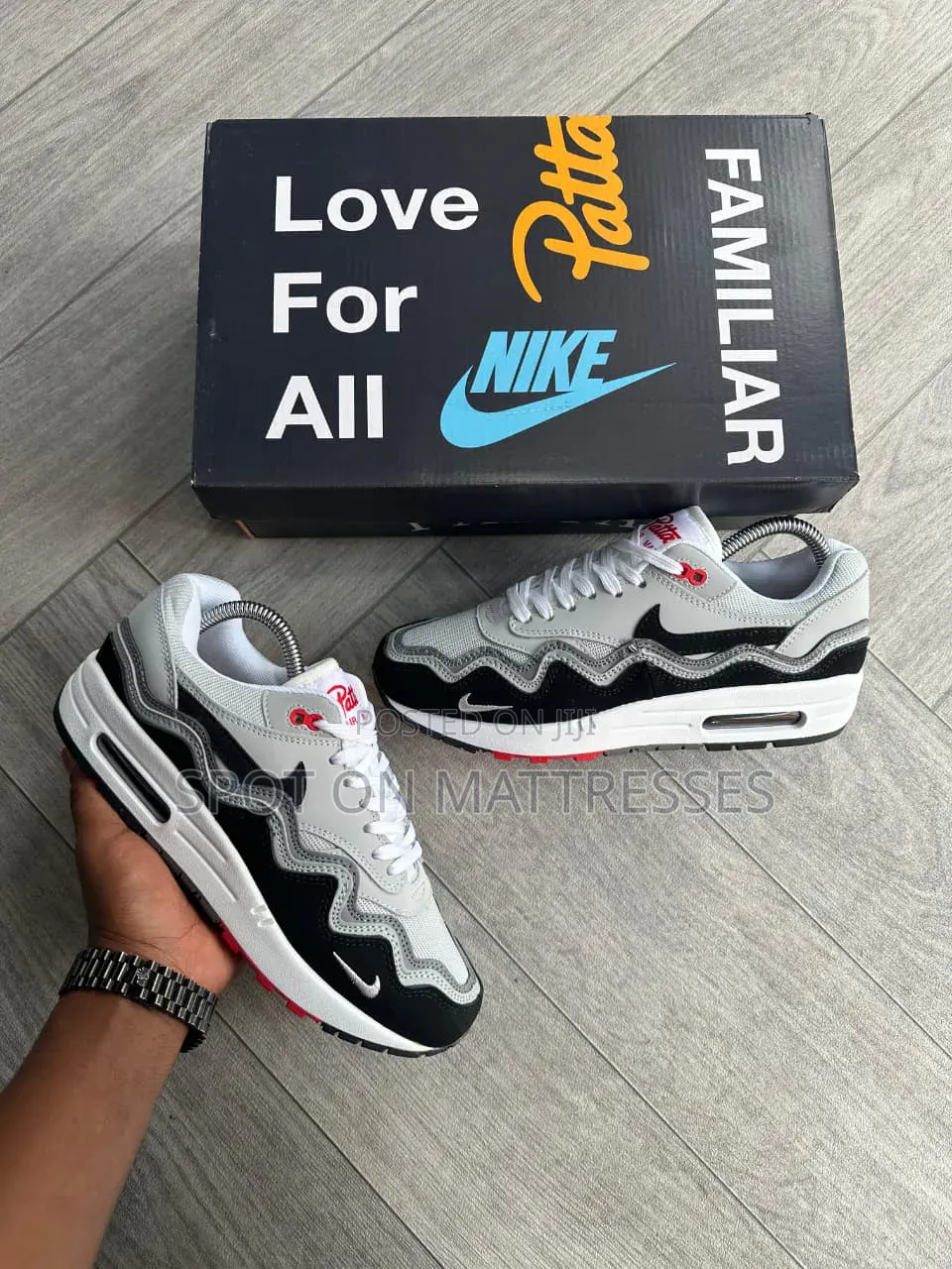 Airmax 1 Patta B/W. Sizes 40-45. Delivery Available Nationwide.