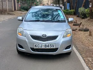 Toyota Belta 2009 Silver