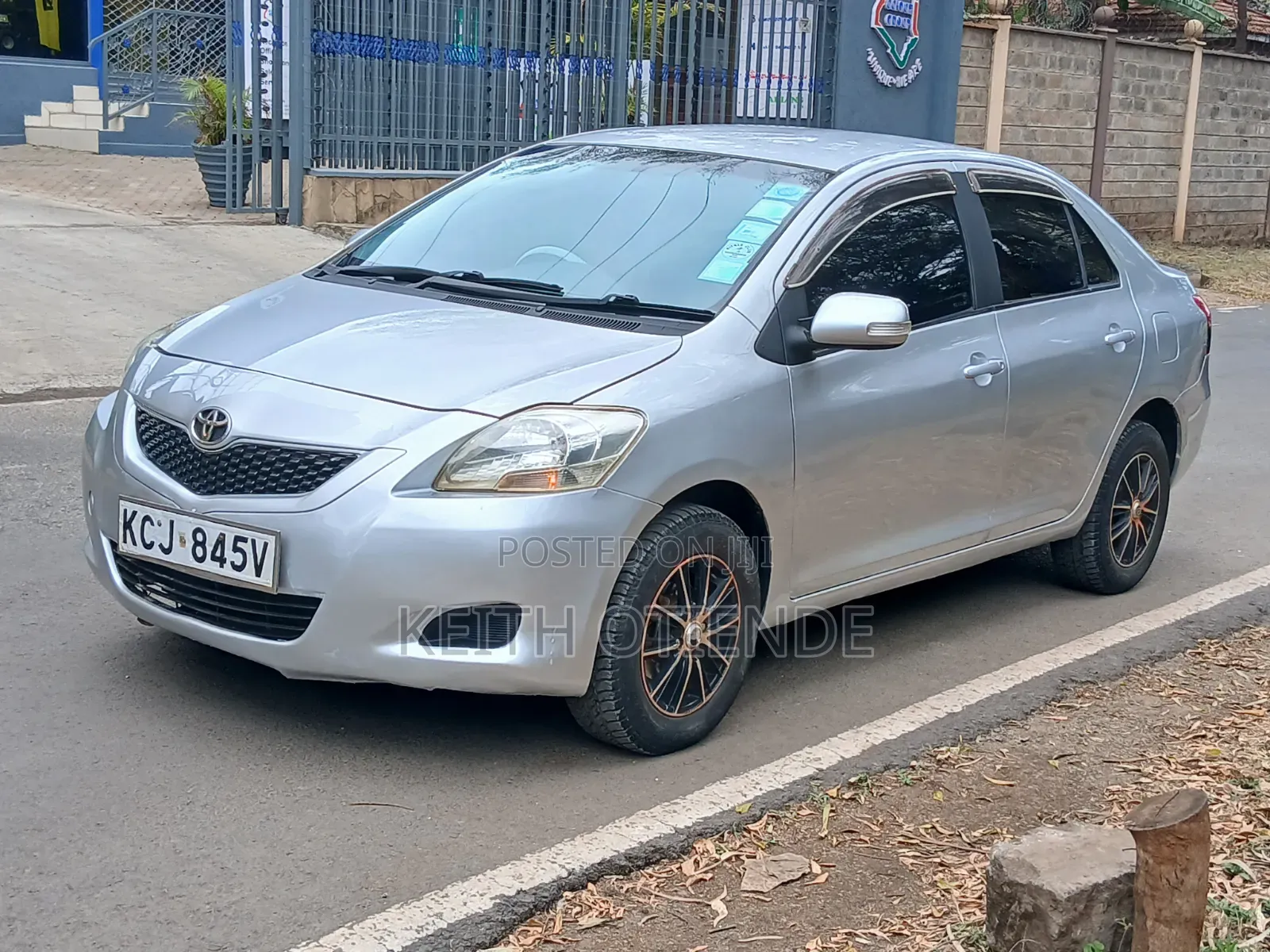 Toyota Belta 2009 Silver