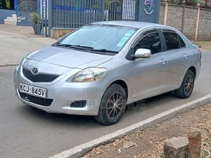 Toyota Belta 2009 Silver