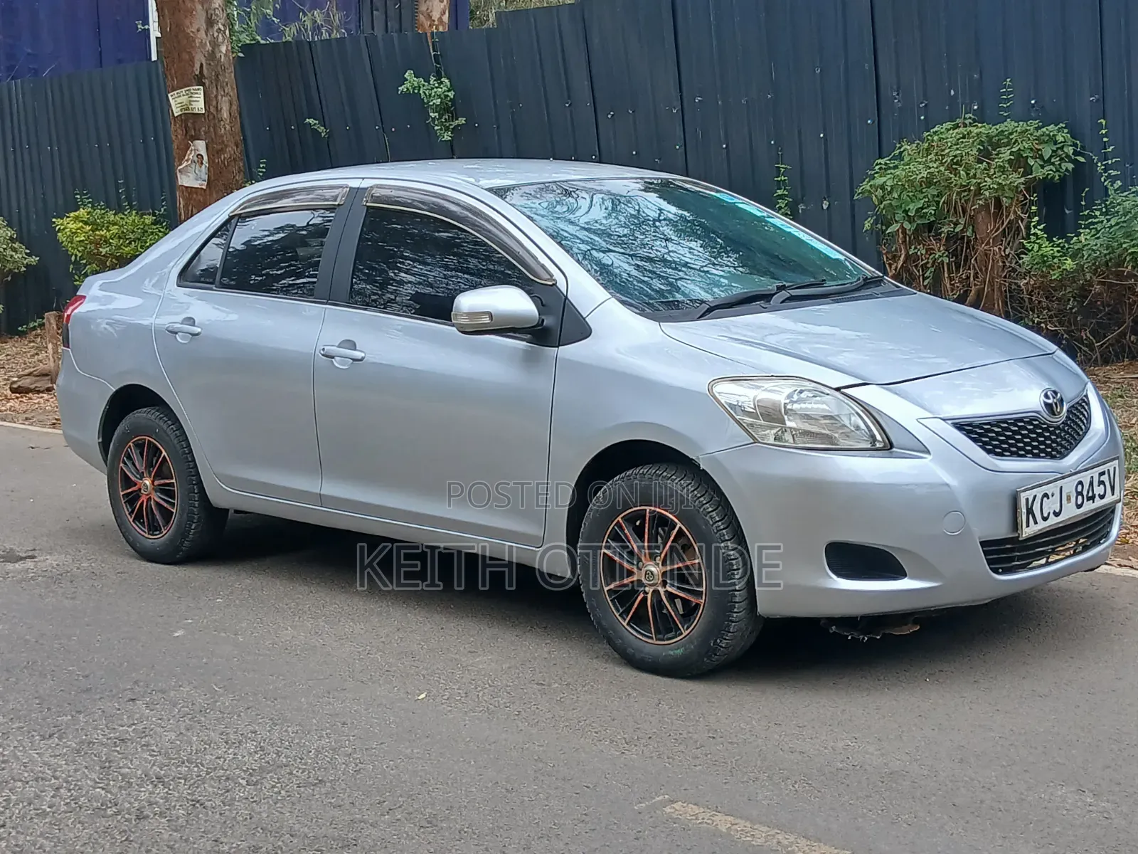 Toyota Belta 2009 Silver