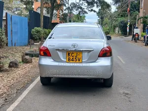 Toyota Belta 2009 Silver