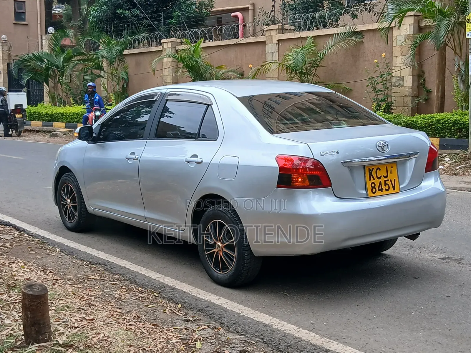 Toyota Belta 2009 Silver