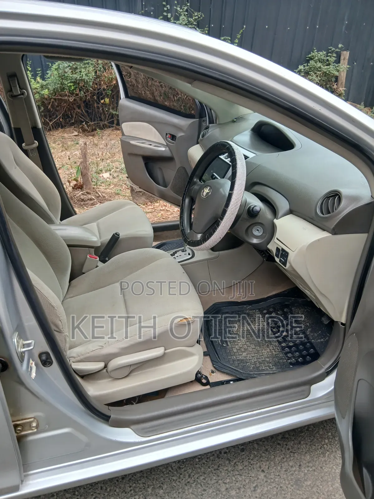 Toyota Belta 2009 Silver