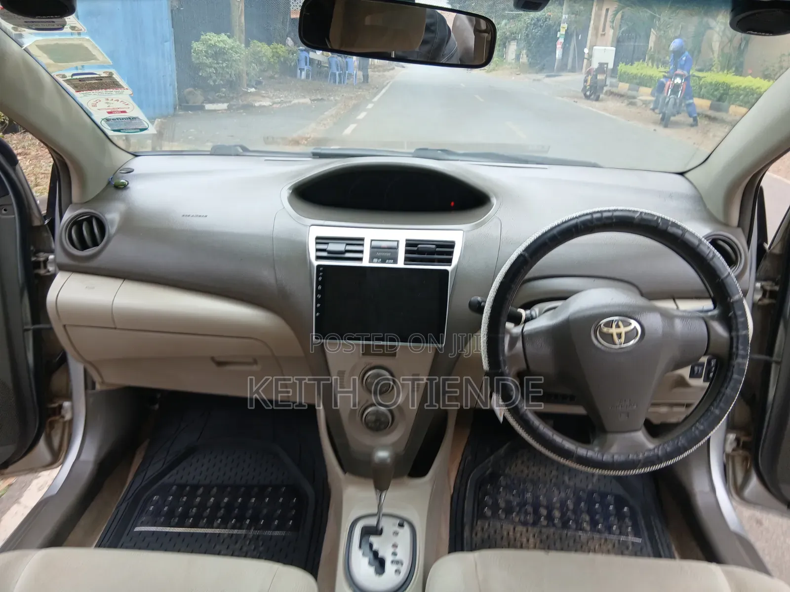 Toyota Belta 2009 Silver
