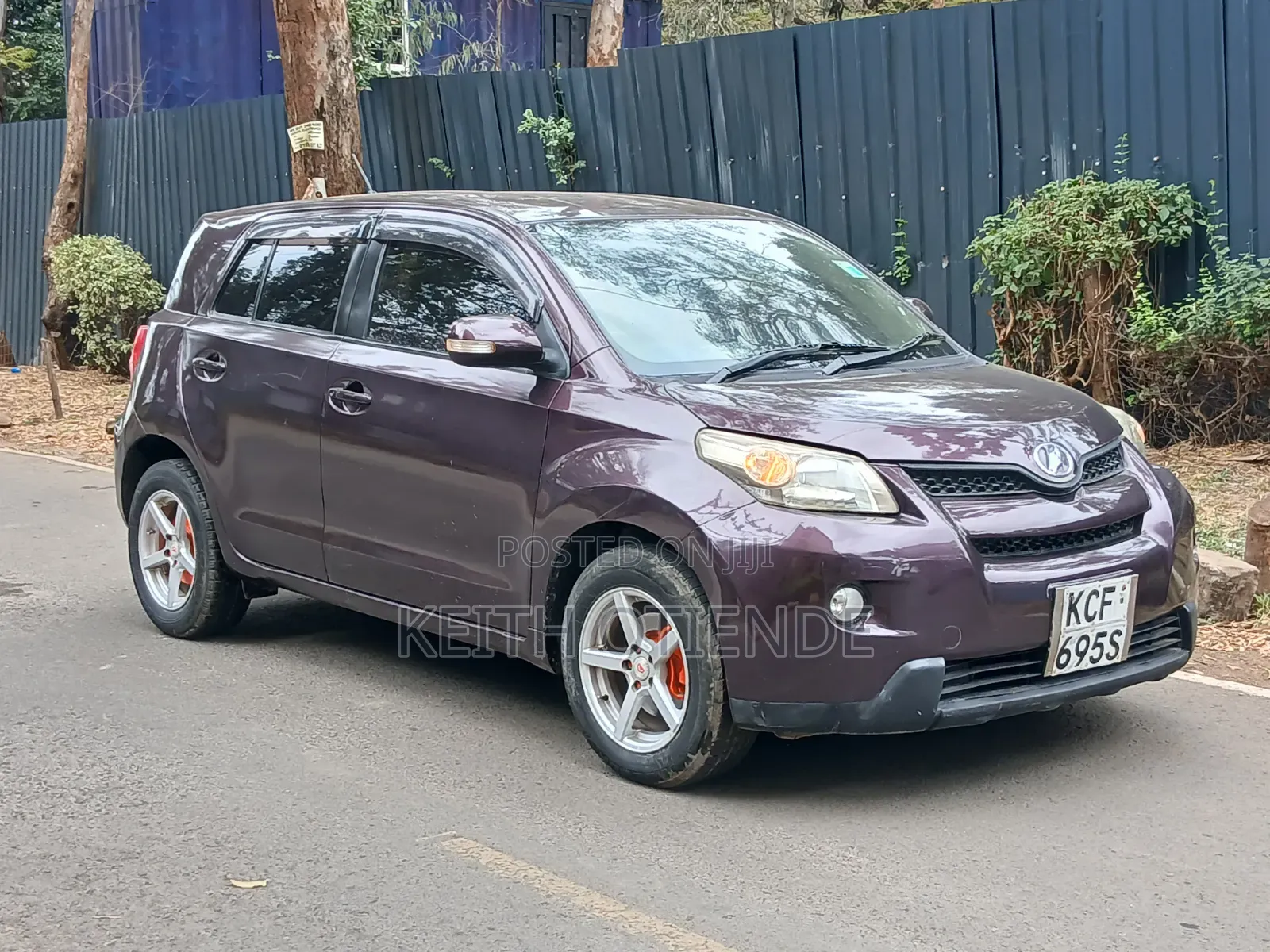 Toyota IST 2009 Maroon