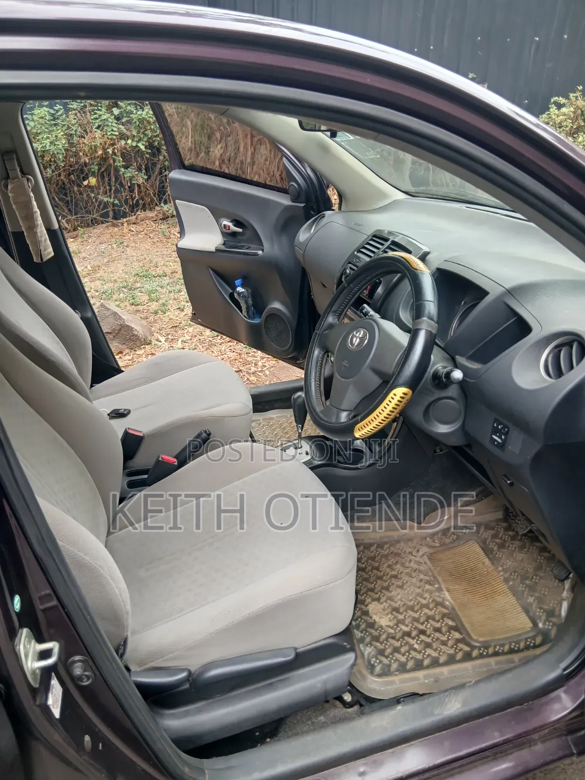 Toyota IST 2009 Maroon