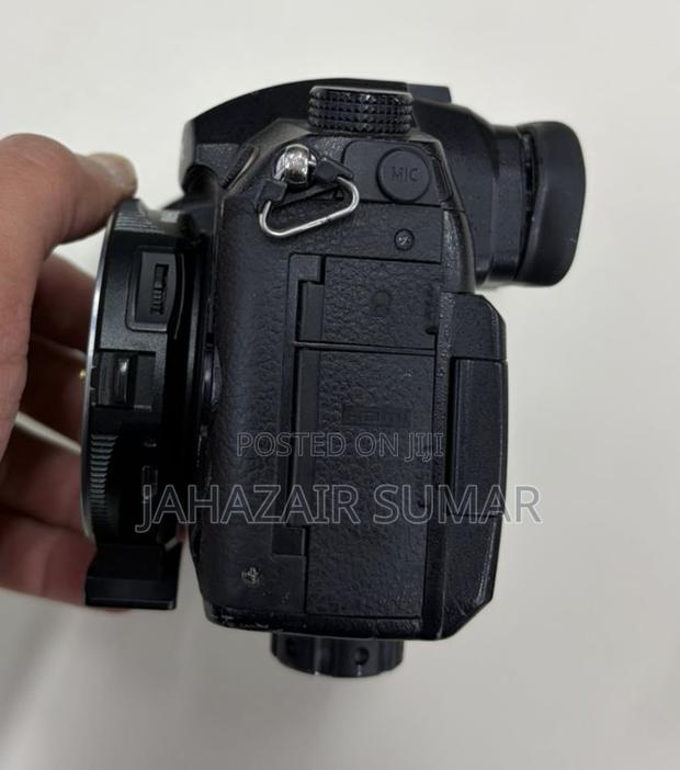 Lumix GH5 Body & 3x Spare Batteries - thumbnail 2