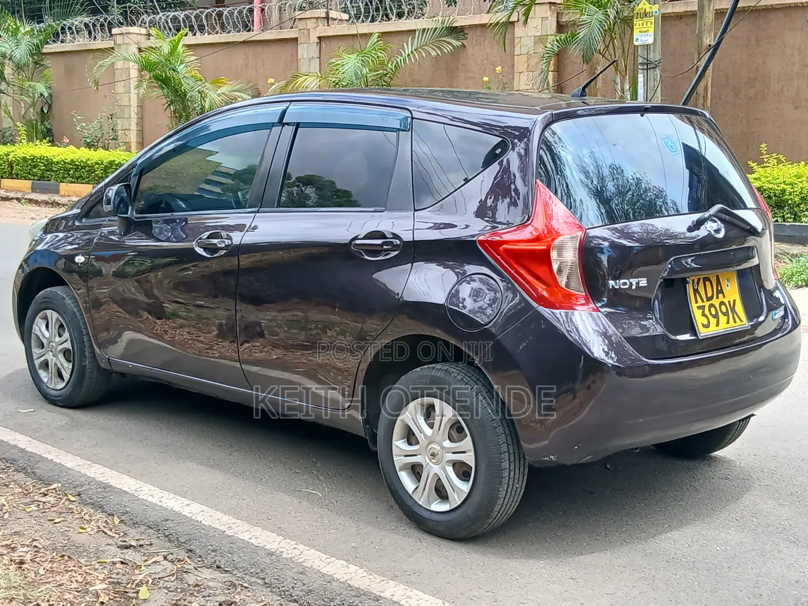 Nissan Note 1.2 Petrol 2014 Maroon