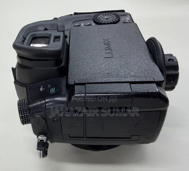 Lumix GH5 Body & 3x Spare Batteries - thumbnail 5