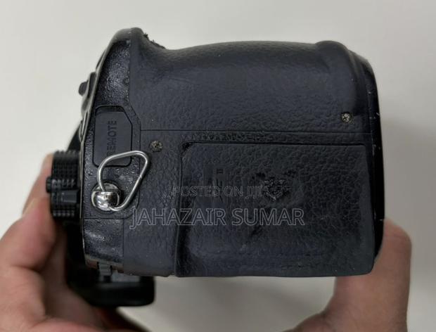 Lumix GH5 Body & 3x Spare Batteries - thumbnail 6
