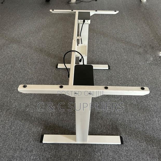 Ergonomic Lifting Standing Table. - thumbnail 3