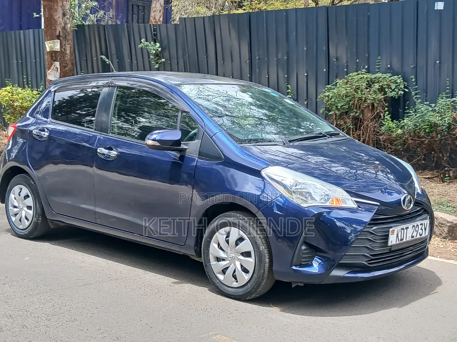 Toyota Vitz 1.0 FWD 5dr 2017 Blue
