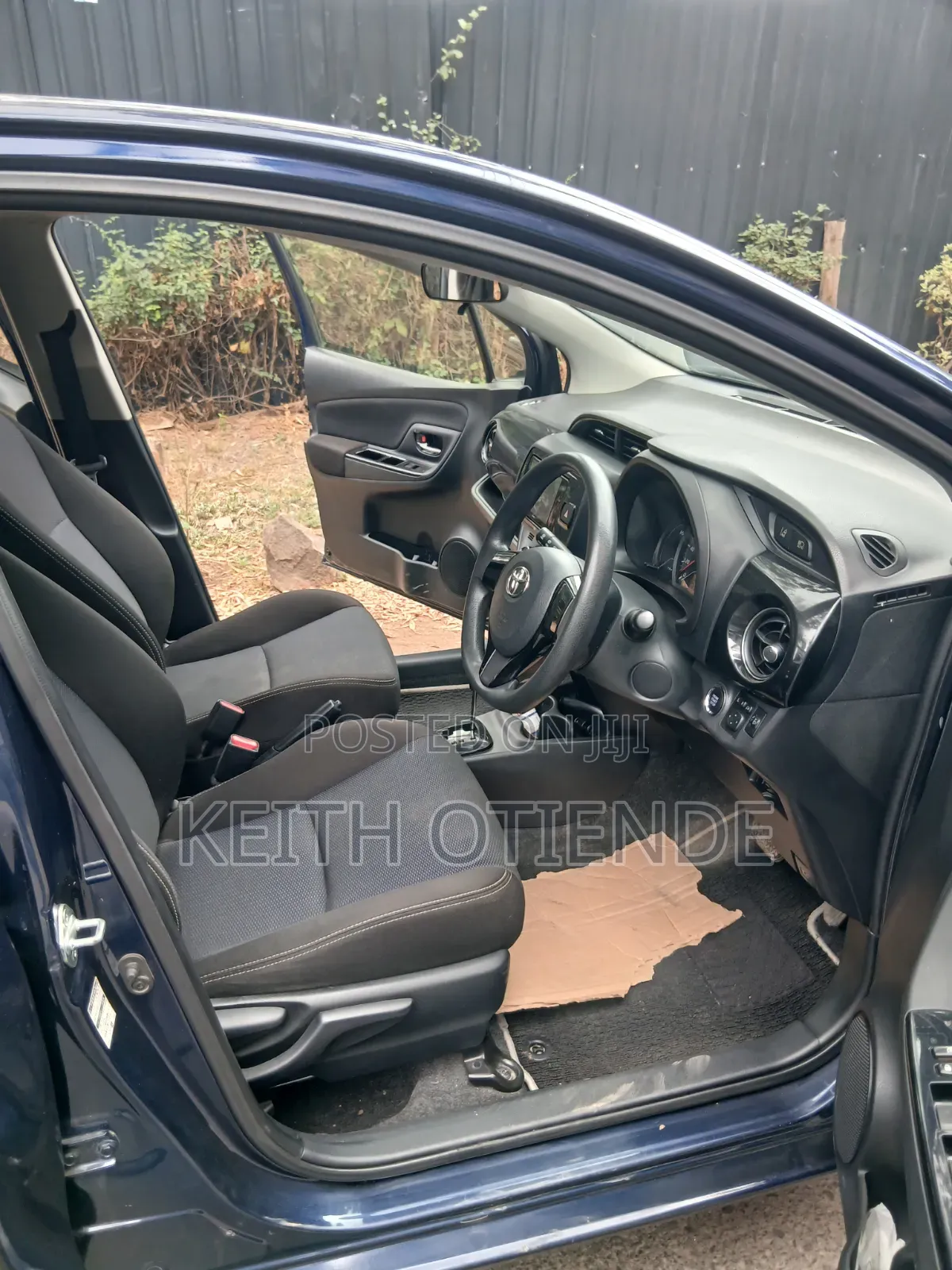 Toyota Vitz 1.0 FWD 5dr 2017 Blue