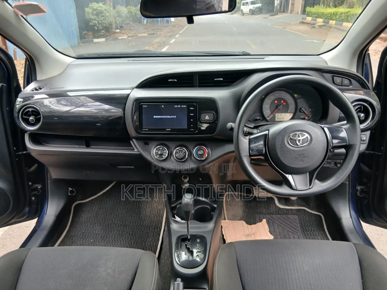 Toyota Vitz 1.0 FWD 5dr 2017 Blue