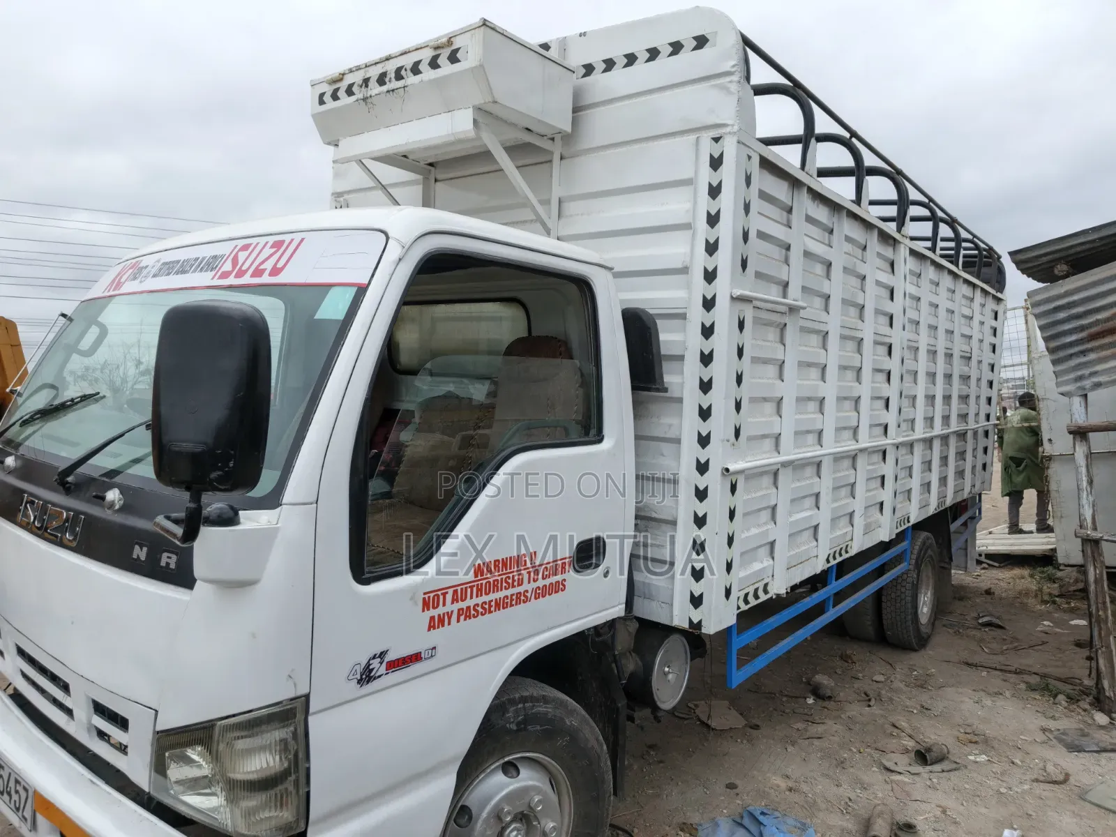 Isuzu NPR Lorry 2011 White