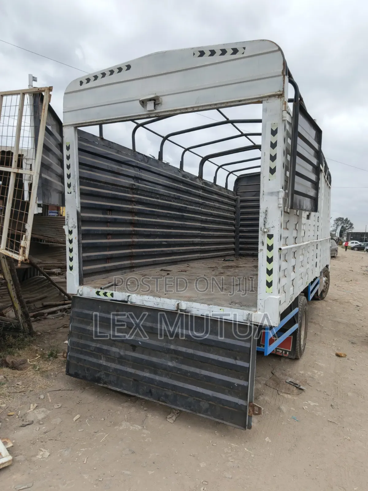 Isuzu NPR Lorry 2011 White