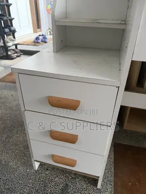 White Simple Dressing Table