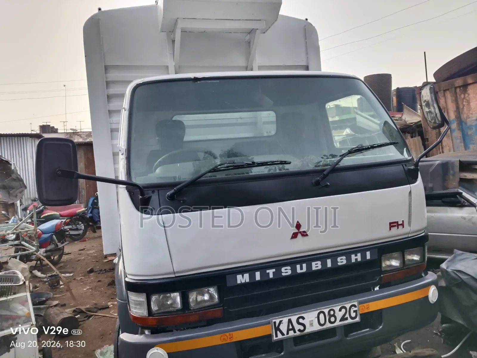 Mitsubishi FH 215 2009 White