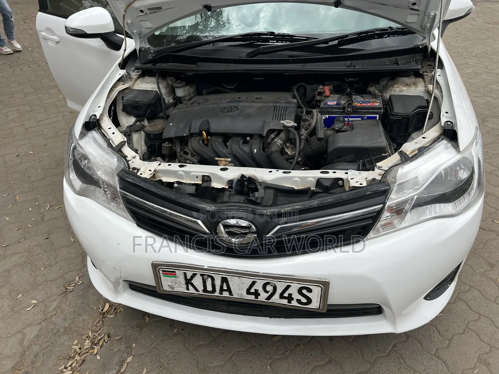 Toyota Axio 2013 Off white