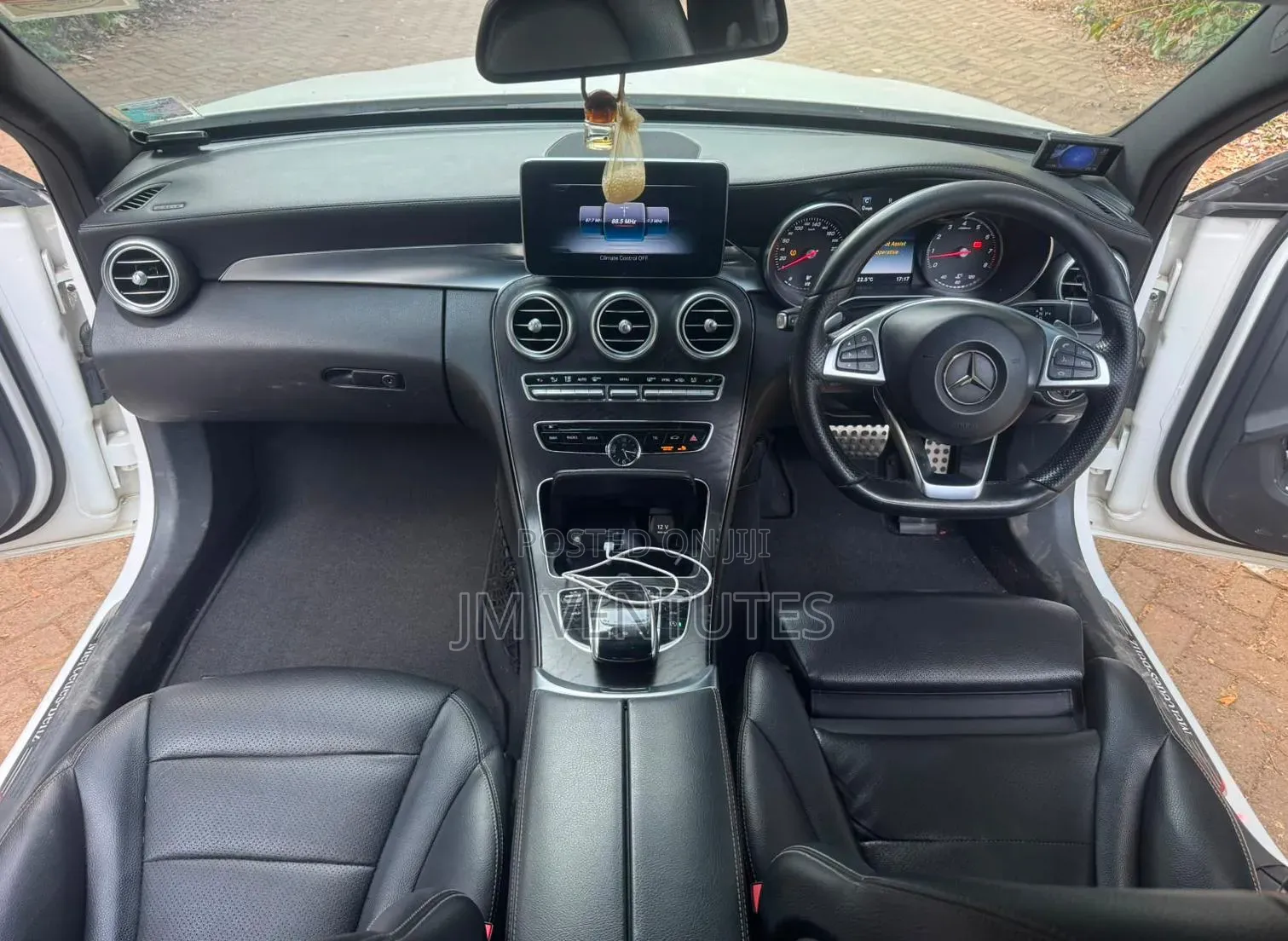 Mercedes-Benz C200 2014 White