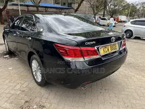 Toyota Crown 2012 Black