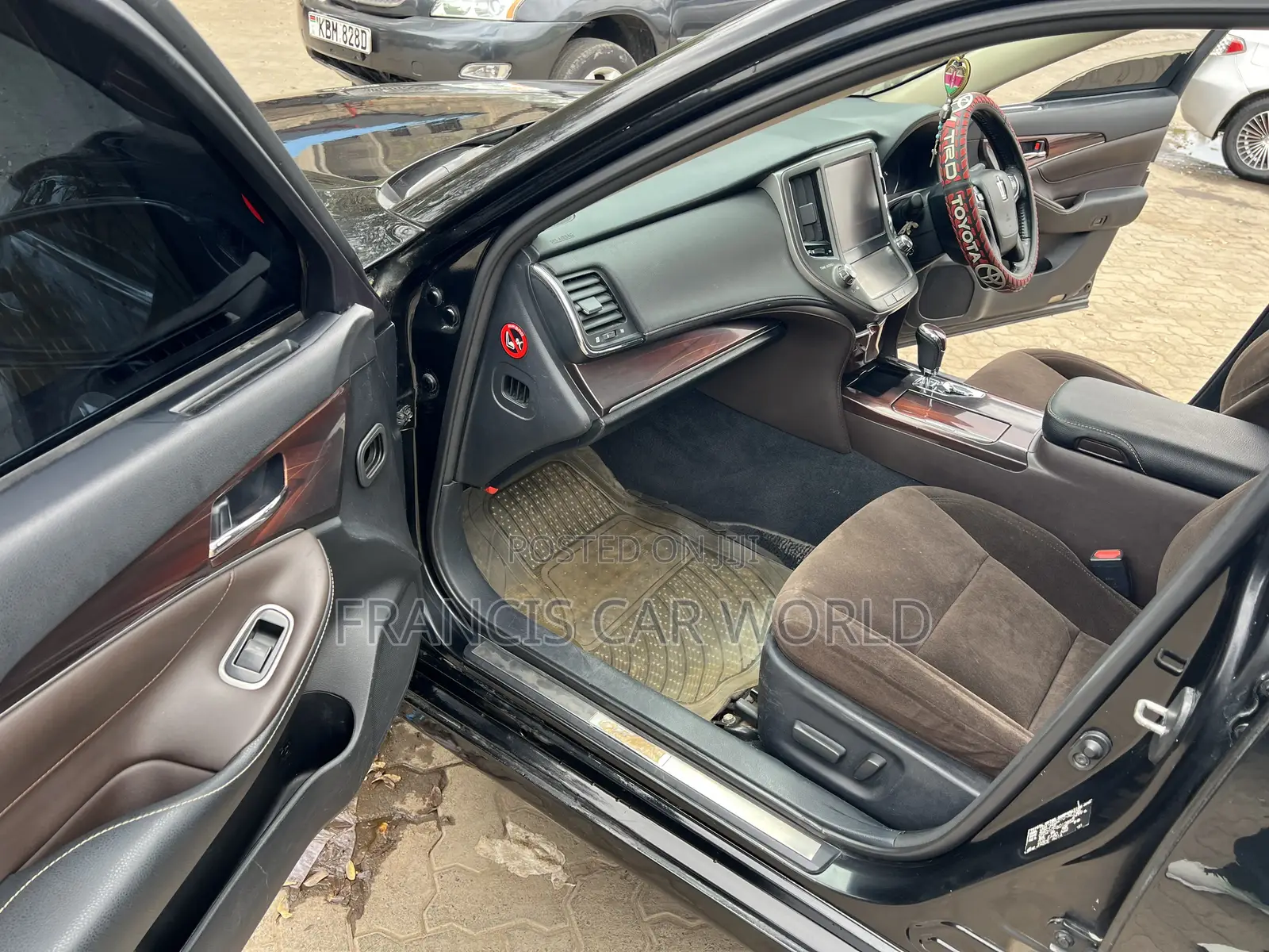 Toyota Crown 2012 Black