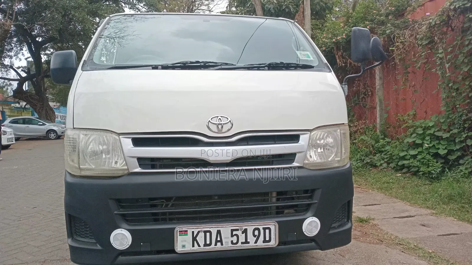 Toyota HiAce 2013 White