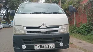Toyota HiAce 2013 White