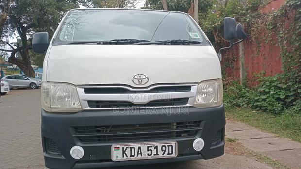 Toyota HiAce 2013 White