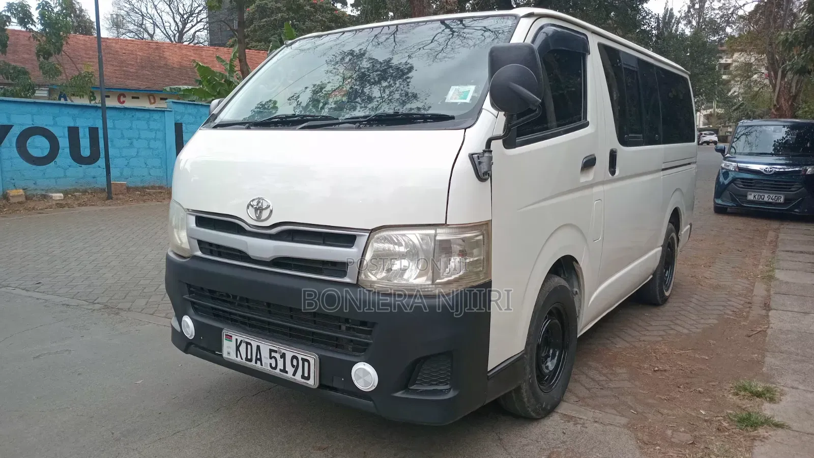 Toyota HiAce 2013 White