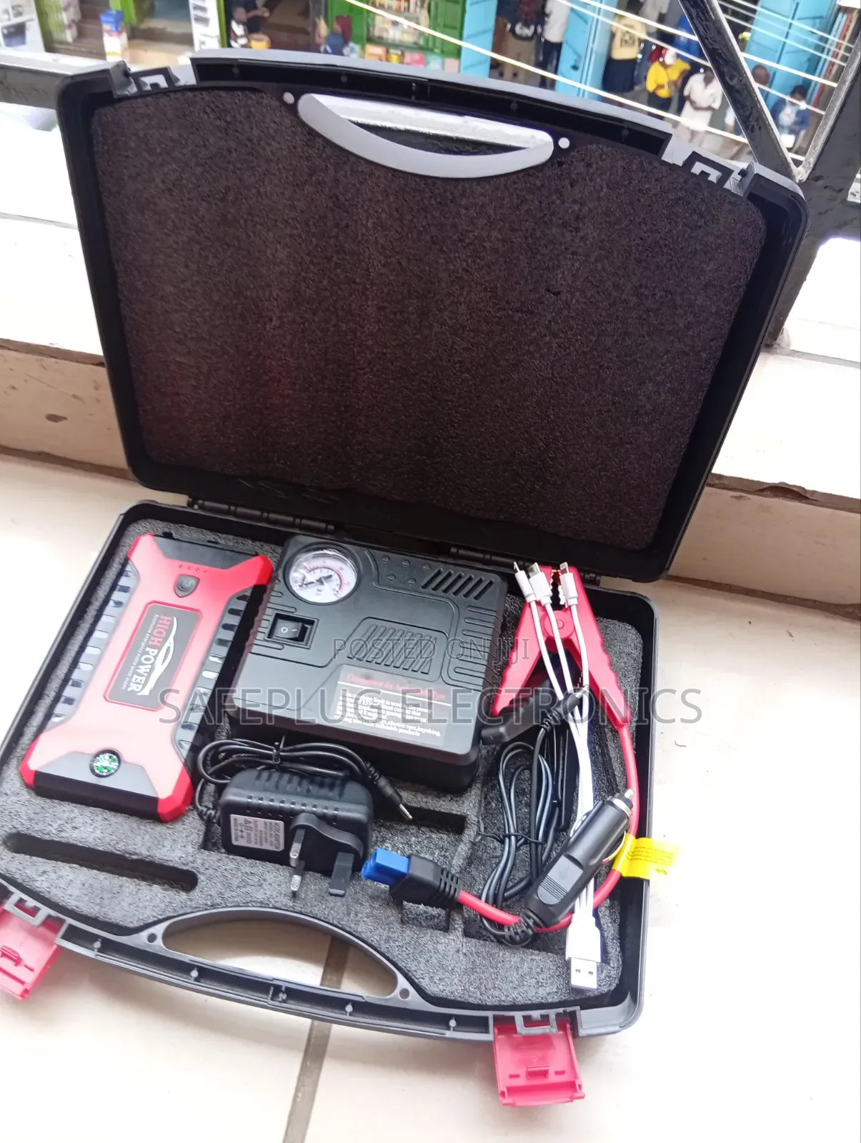 Multifunctional Car Jump Starter – Roadside Emergency Kit