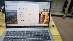 Laptop HP ZBook Firefly G8 16GB Intel Core i7 SSD 512GB