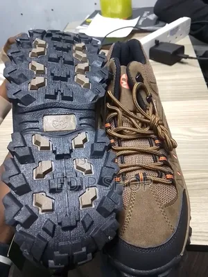 Skyview Brown Outdoor Hiking Boots.