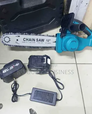 Professional Makita 12" Cordless Chaimsaw / Assured Battery Powersaw