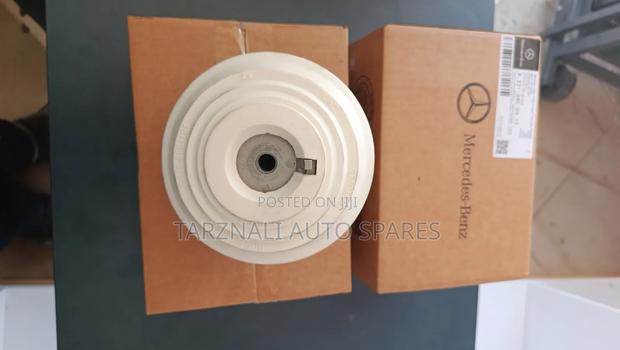 W204 and W221 Engine Mounts