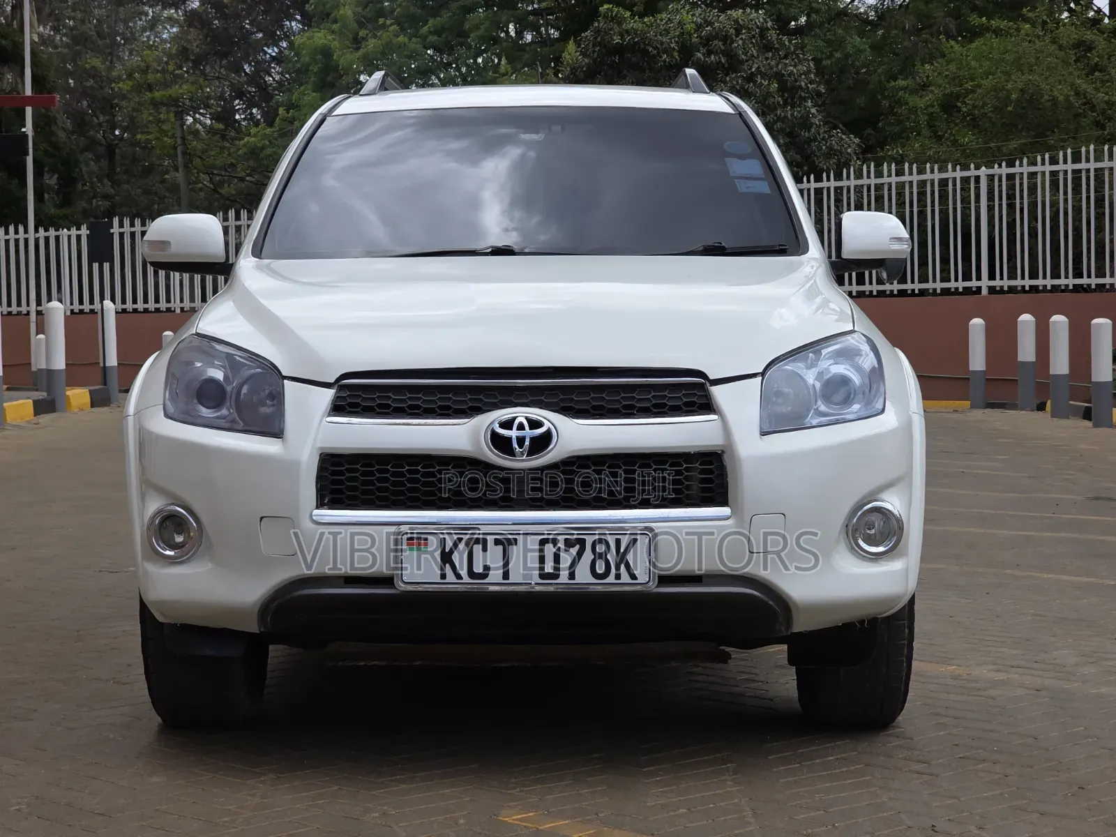 Toyota RAV4 2011 White